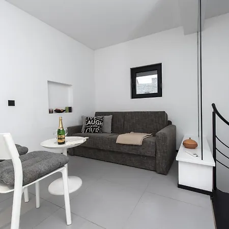 Cozy In With House Sea View