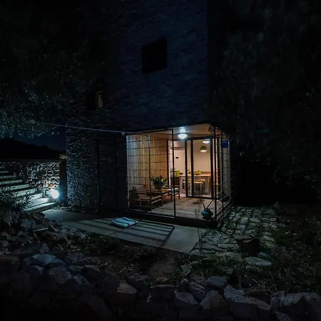 Cozy In With House Sea View